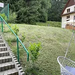 公寓 Srni- Cerveny Byt/ Dvojdomek U Vydra 斯尼