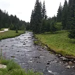 Srni- Cerveny Byt/ Dvojdomek U Vydra 아파트 *