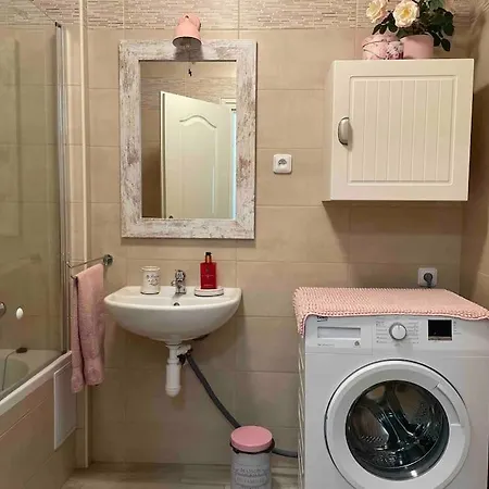 Srní- červený Byt/ Dvojdomek U Vydra Apartamento *