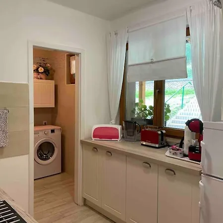 Srní- červený Byt/ Dvojdomek U Vydra Apartamento *